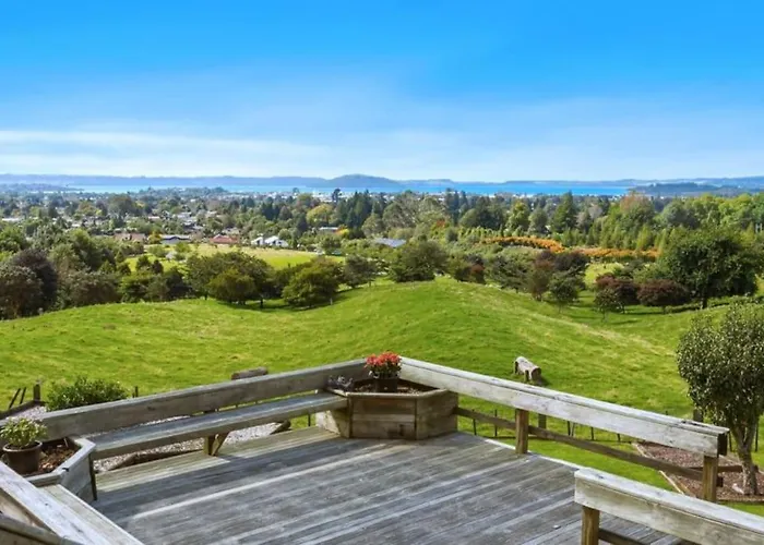 Aww Sheep-uninterrupted Panoramic View With * Rotorua